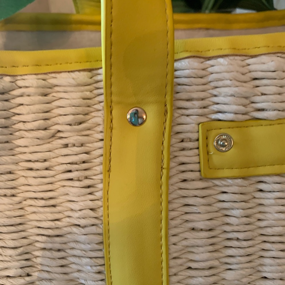 Mark and Graham, EXTRA LARGE straw beach tote. YELLOW trim and 2 straps 10 inch - Picture 4 of 10